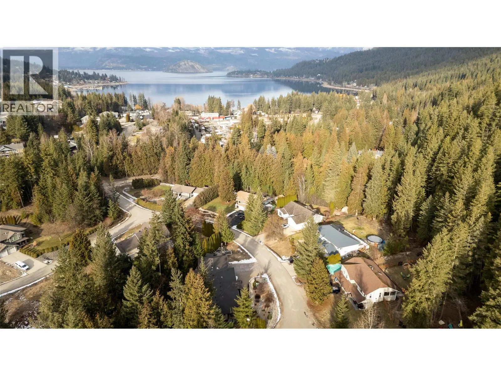2762 Glenview Road. Blind Bay, British Columbia