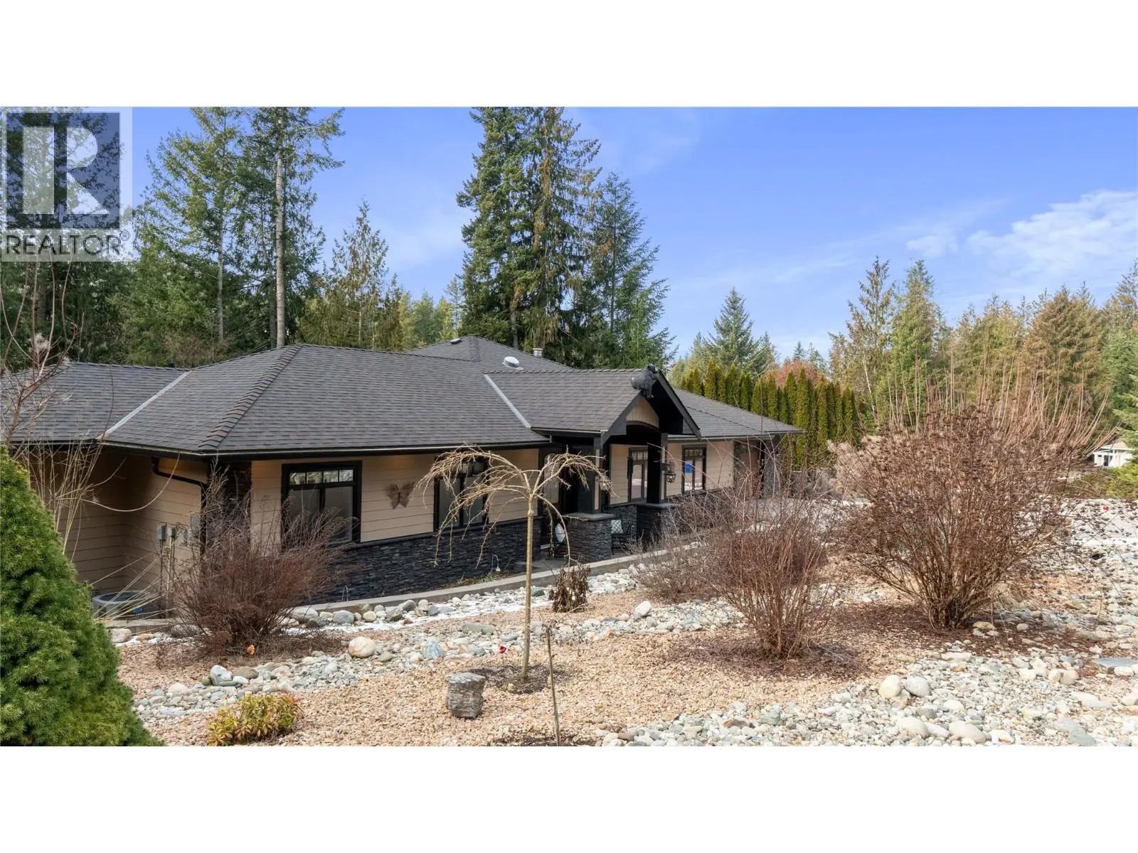 2762 Glenview Road. Blind Bay, British Columbia
