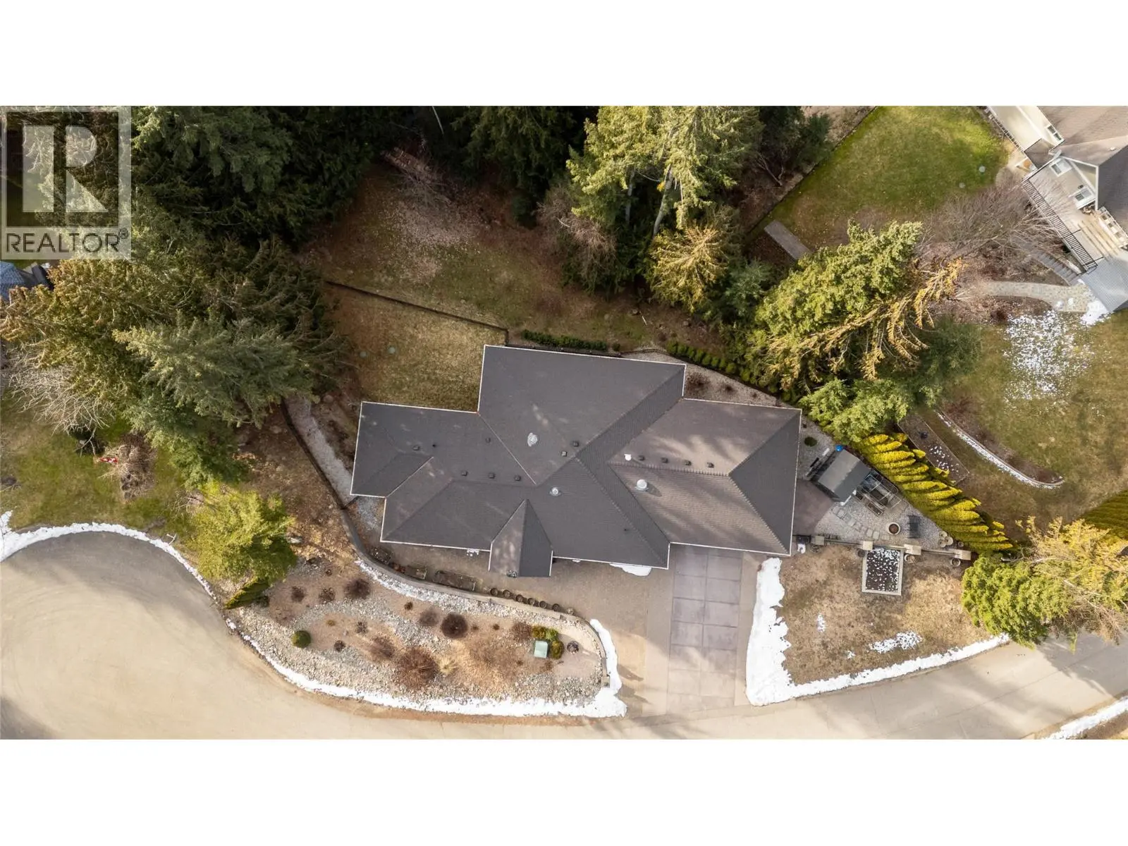 2762 Glenview Road. Blind Bay, British Columbia