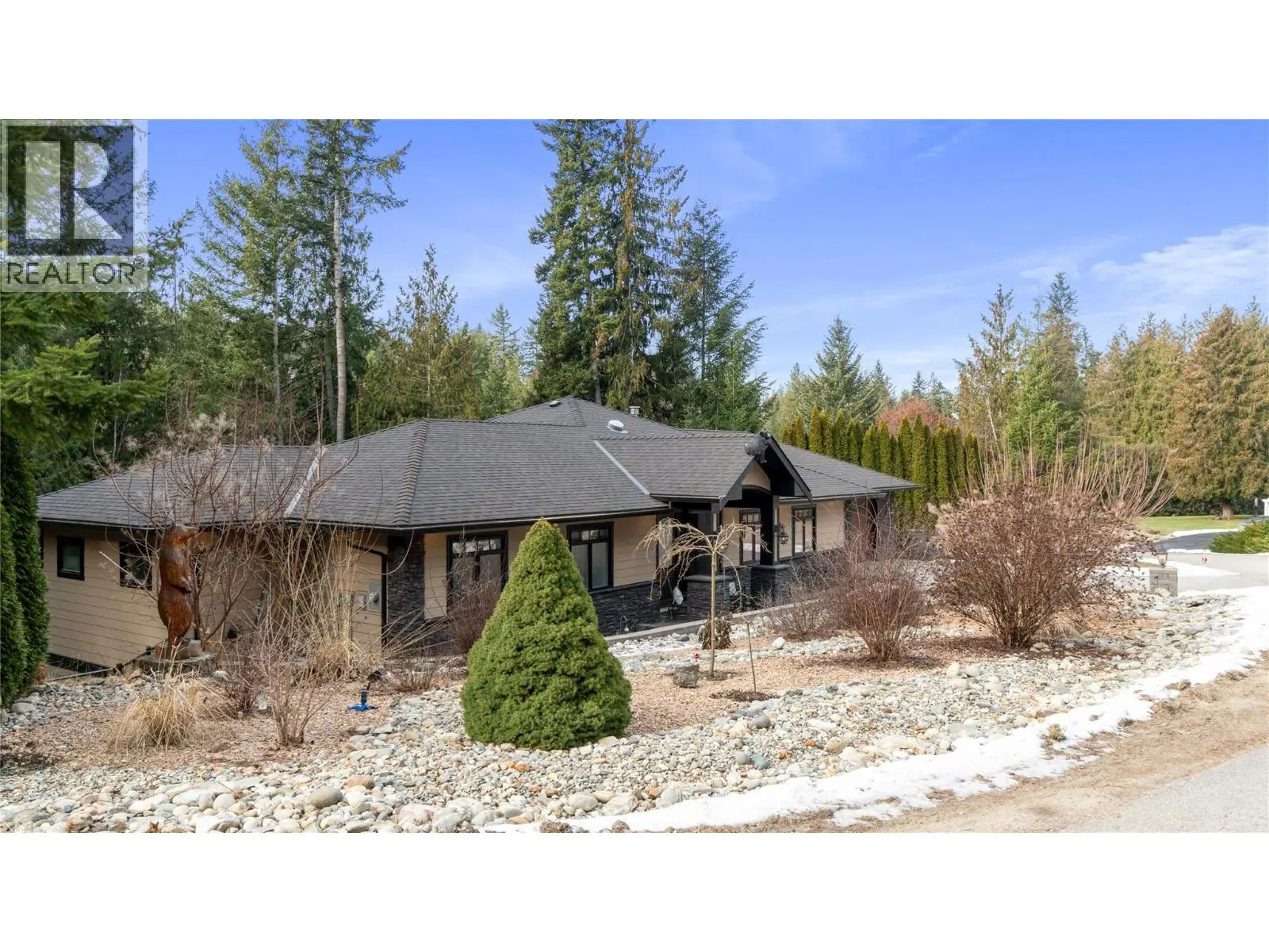 2762 Glenview Road. Blind Bay, British Columbia