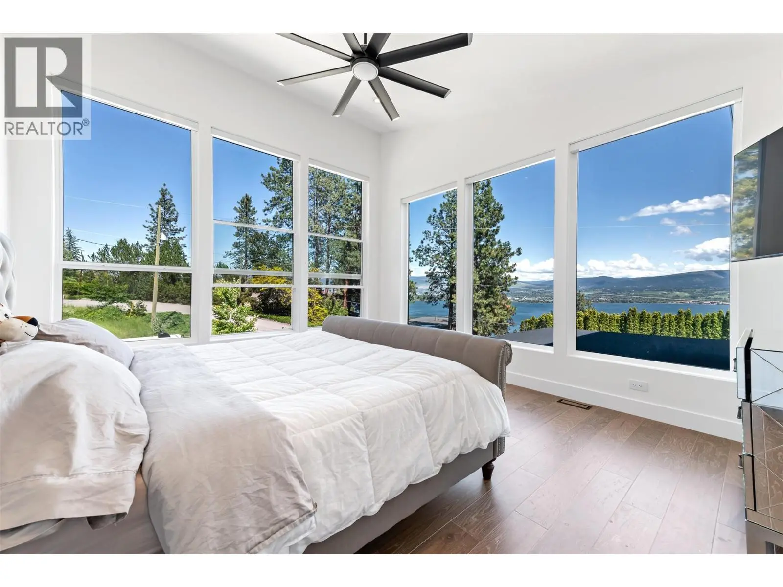 2672 Lakeridge Road. West Kelowna, British Columbia