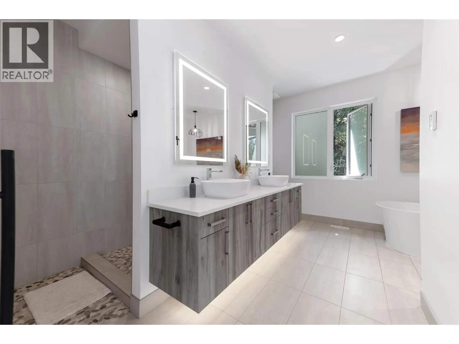 2672 Lakeridge Road. West Kelowna, British Columbia