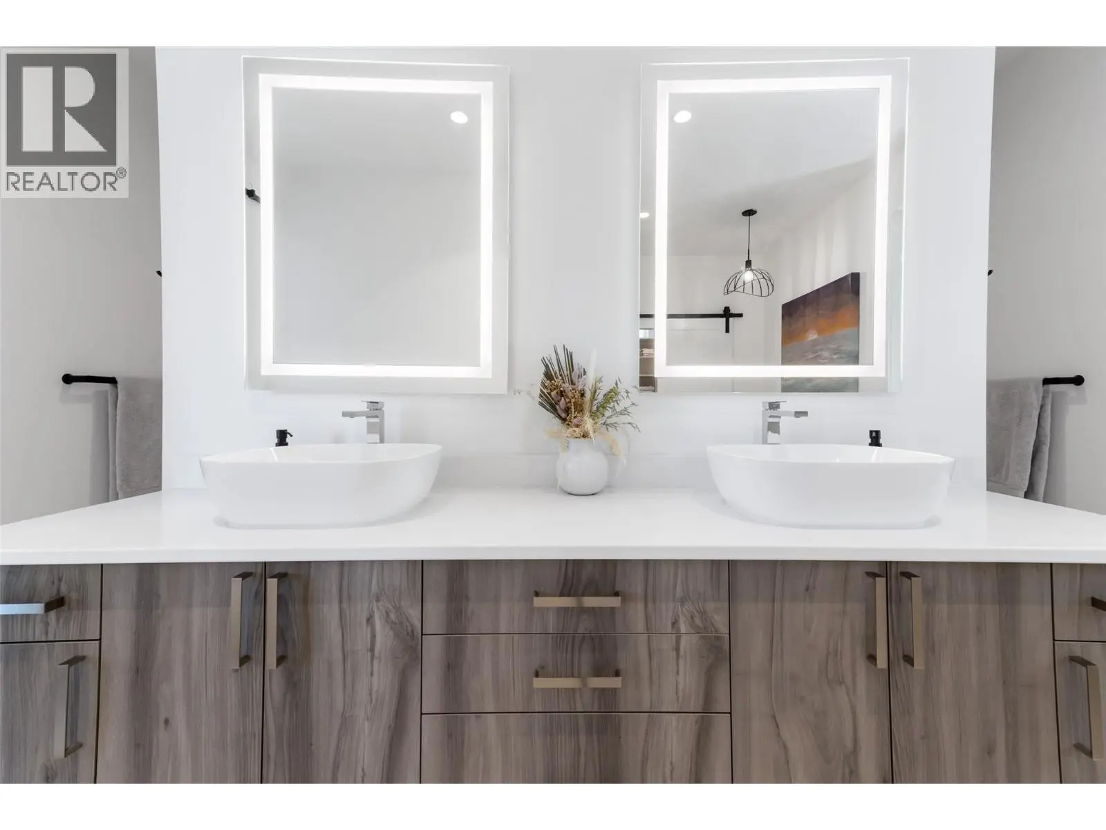 2672 Lakeridge Road. West Kelowna, British Columbia