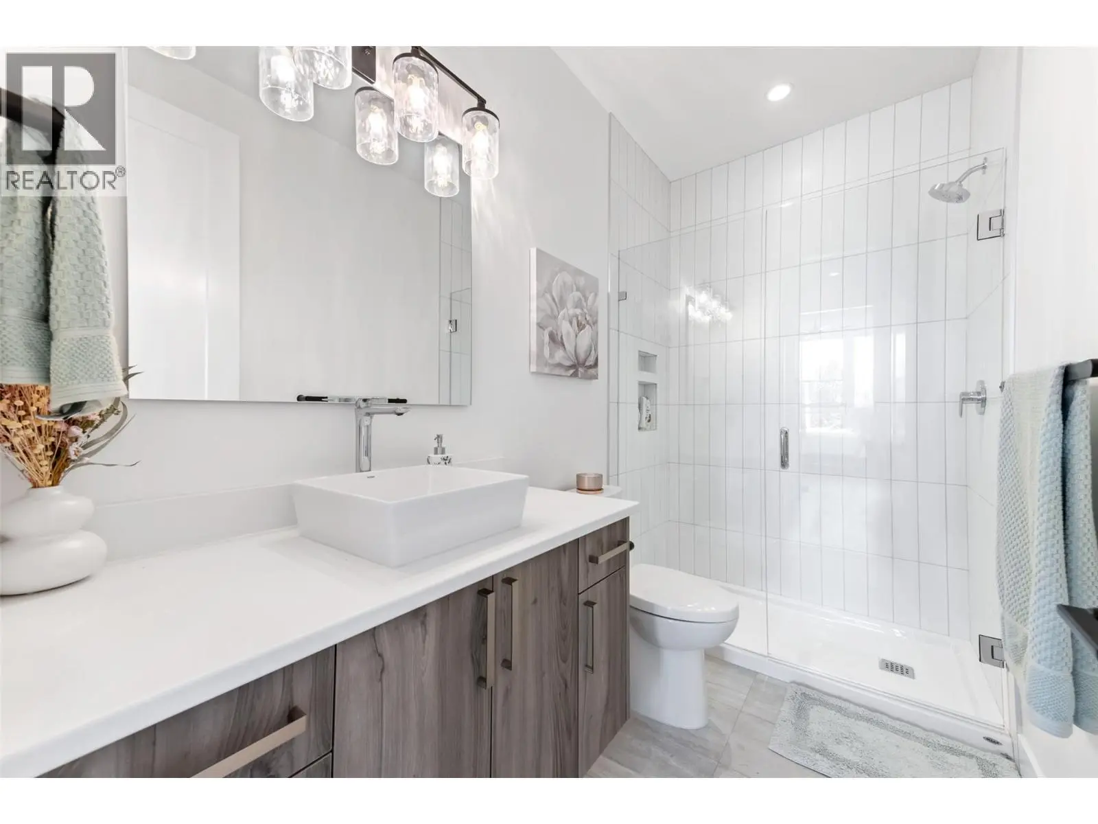 2672 Lakeridge Road. West Kelowna, British Columbia