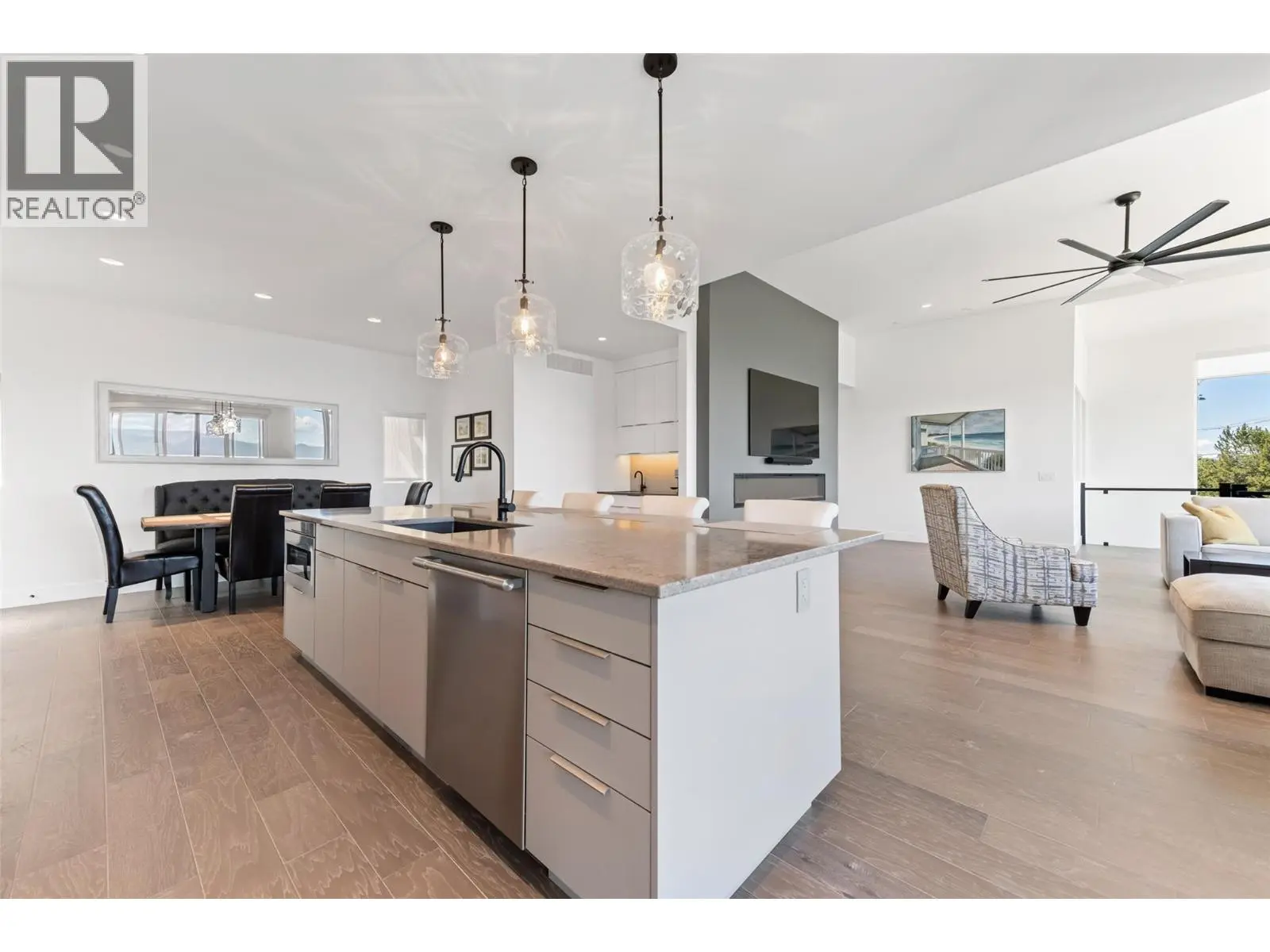 2672 Lakeridge Road. West Kelowna, British Columbia