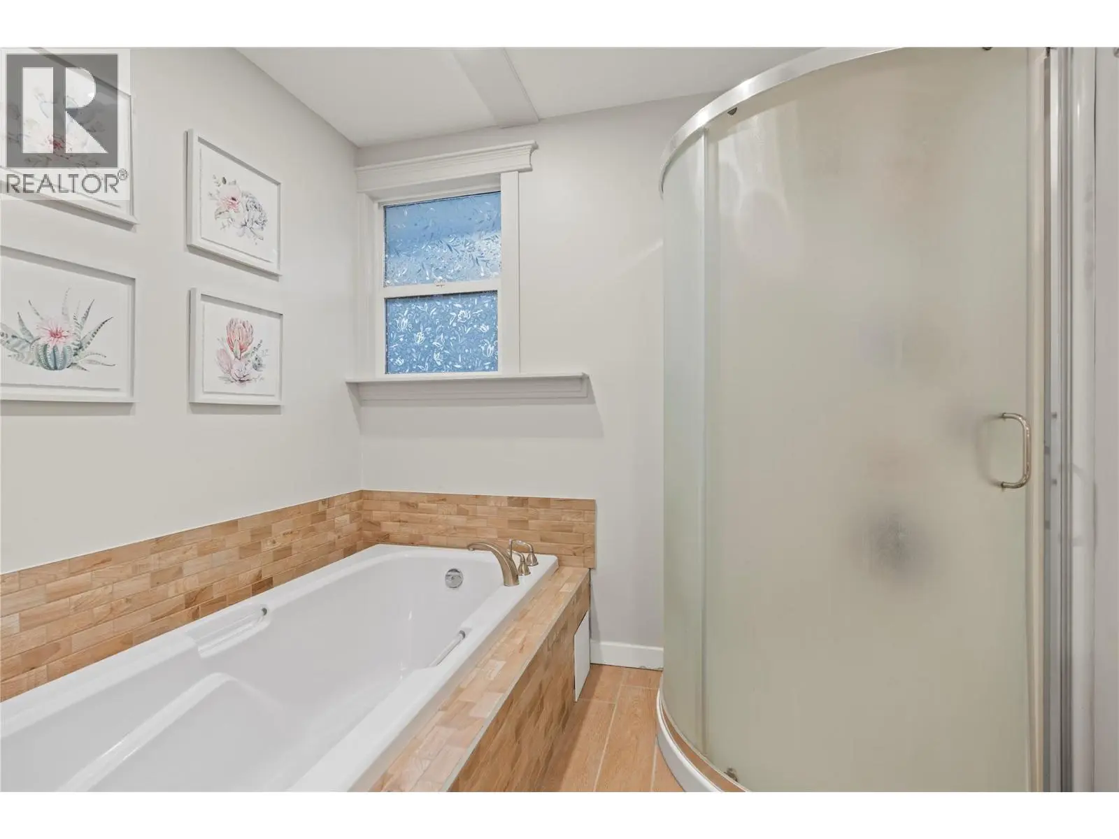 1718 Grandview Avenue. Lumby, British Columbia