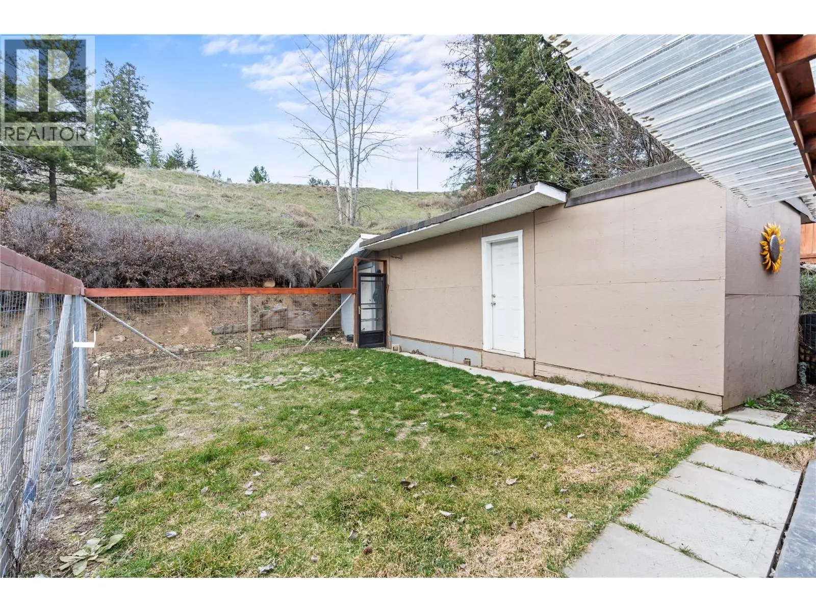 1718 Grandview Avenue. Lumby, British Columbia