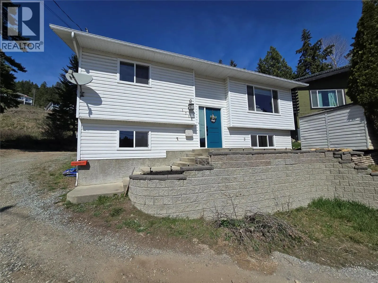 1718 Grandview Avenue. Lumby, British Columbia
