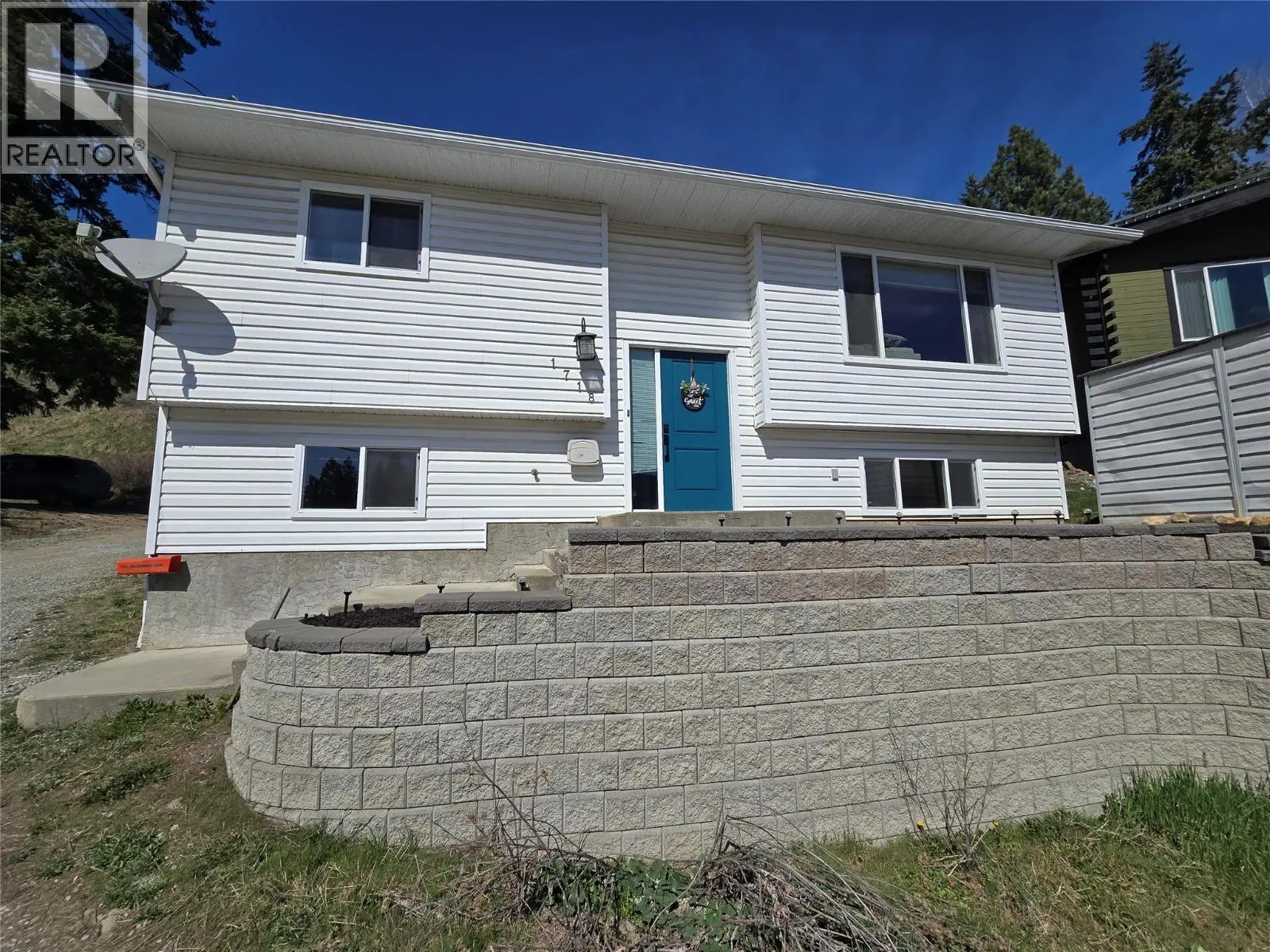 1718 Grandview Avenue. Lumby, British Columbia