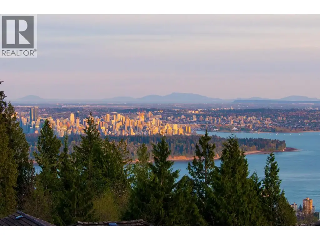 2307 Kadlec Court, West Vancouver