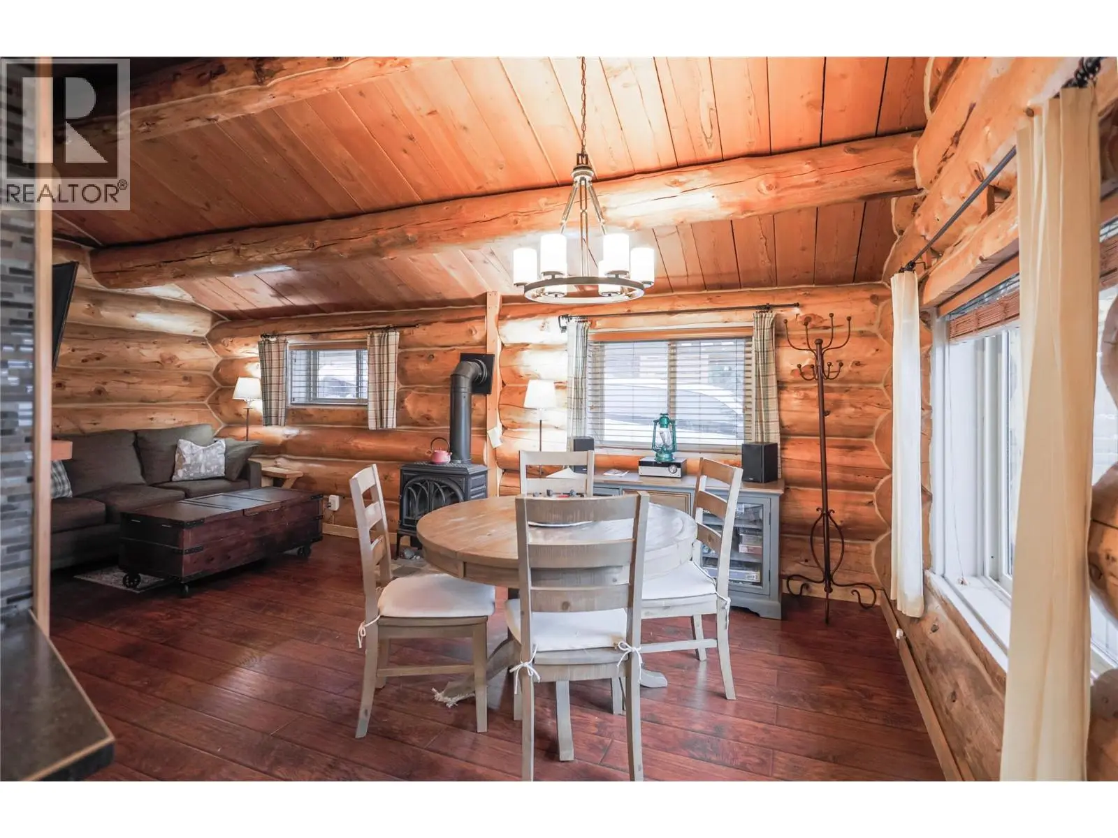 Cabin 10 Hatheume Lake Lodge. Peachland, British Columbia