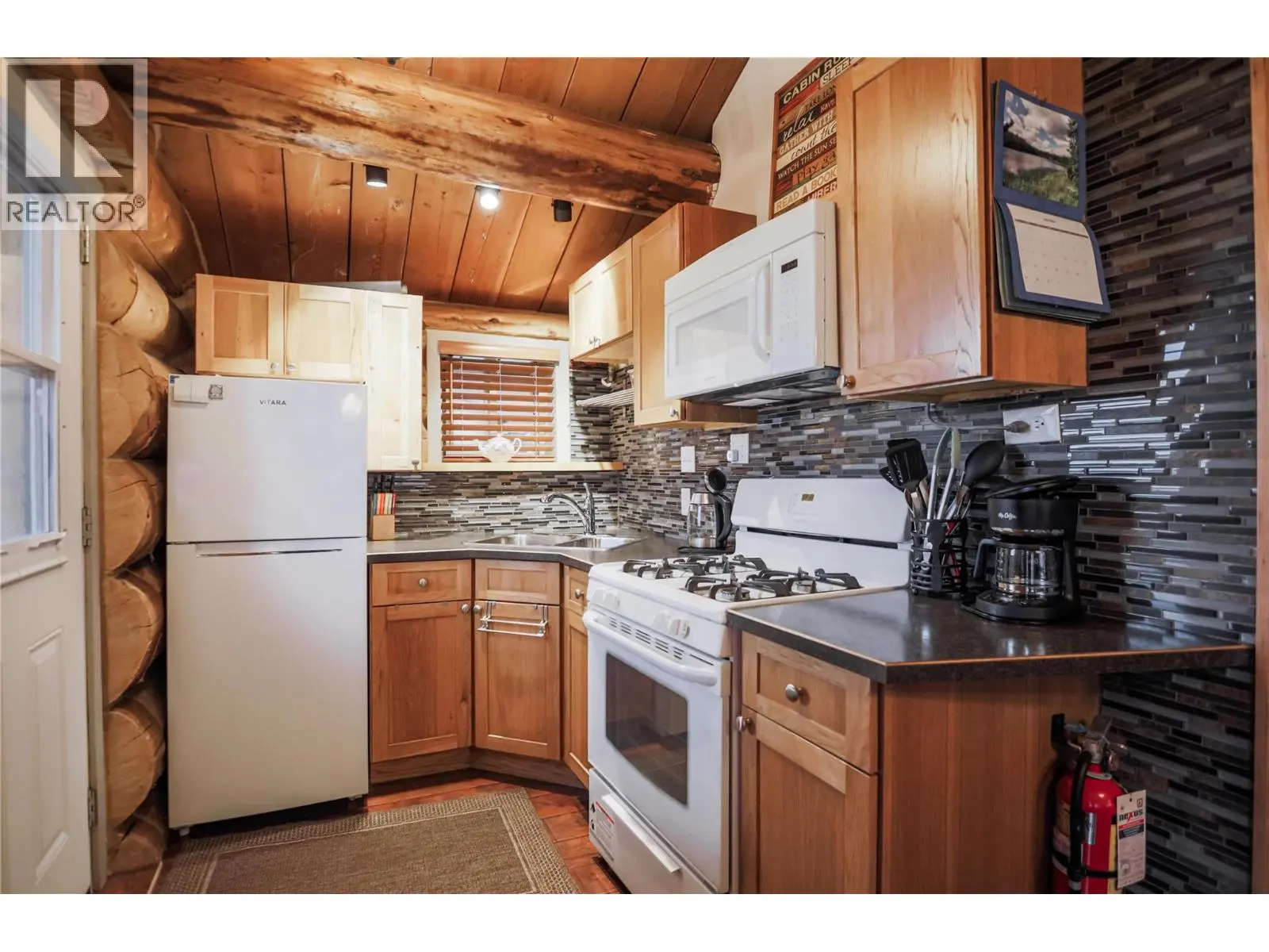 Cabin 10 Hatheume Lake Lodge. Peachland, British Columbia