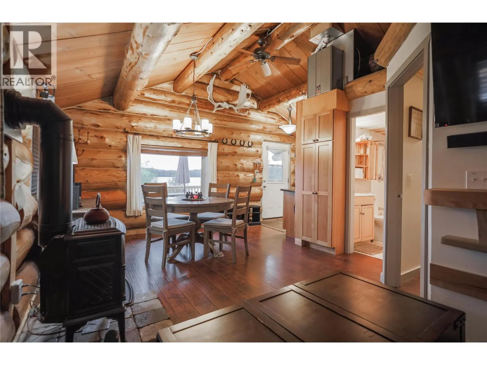 Cabin 10 Hatheume Lake Lodge. Peachland, British Columbia