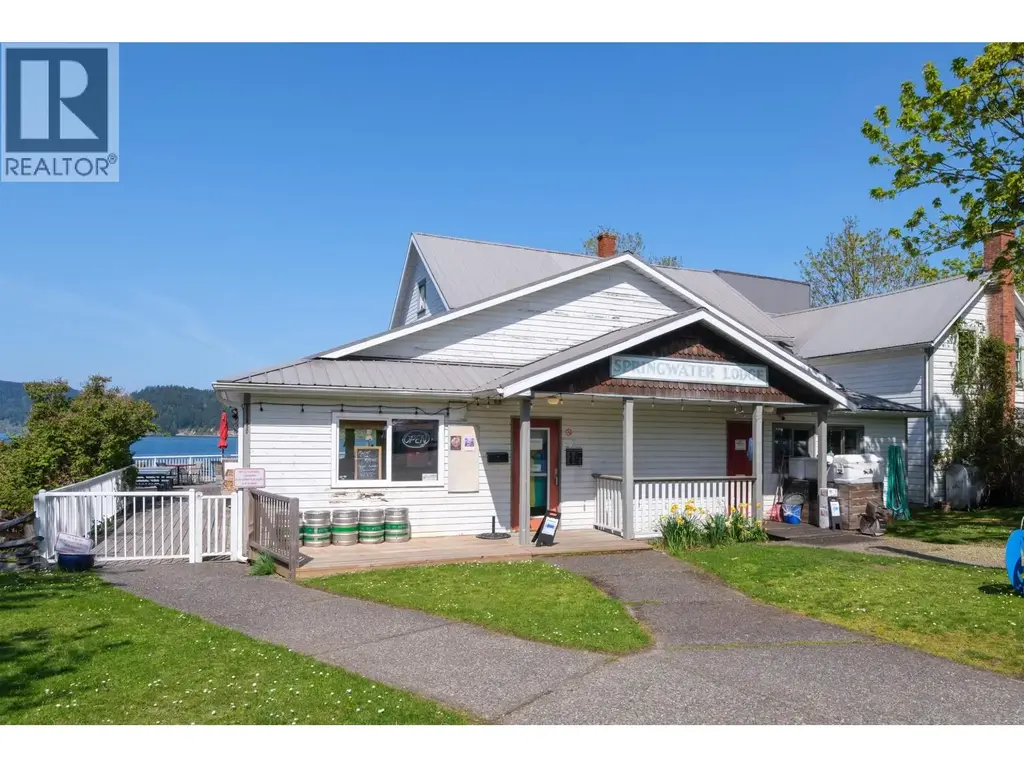 400 Fernhill Road, Mayne Island