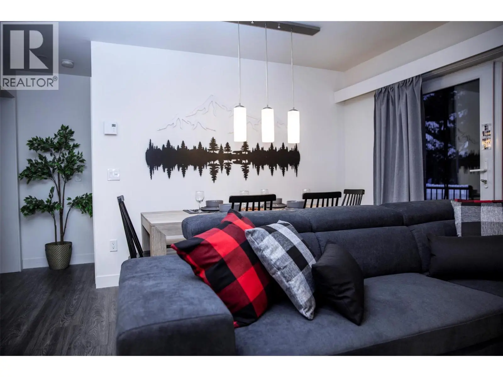 1901 Nels Nelson Crescent Unit# 5101. Revelstoke, British Columbia