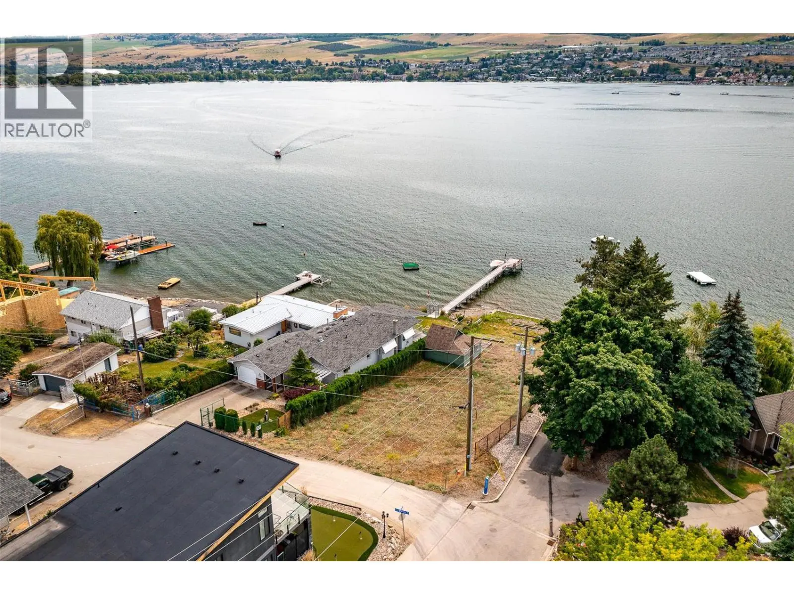 7501 Kennedy Lane. Vernon, British Columbia