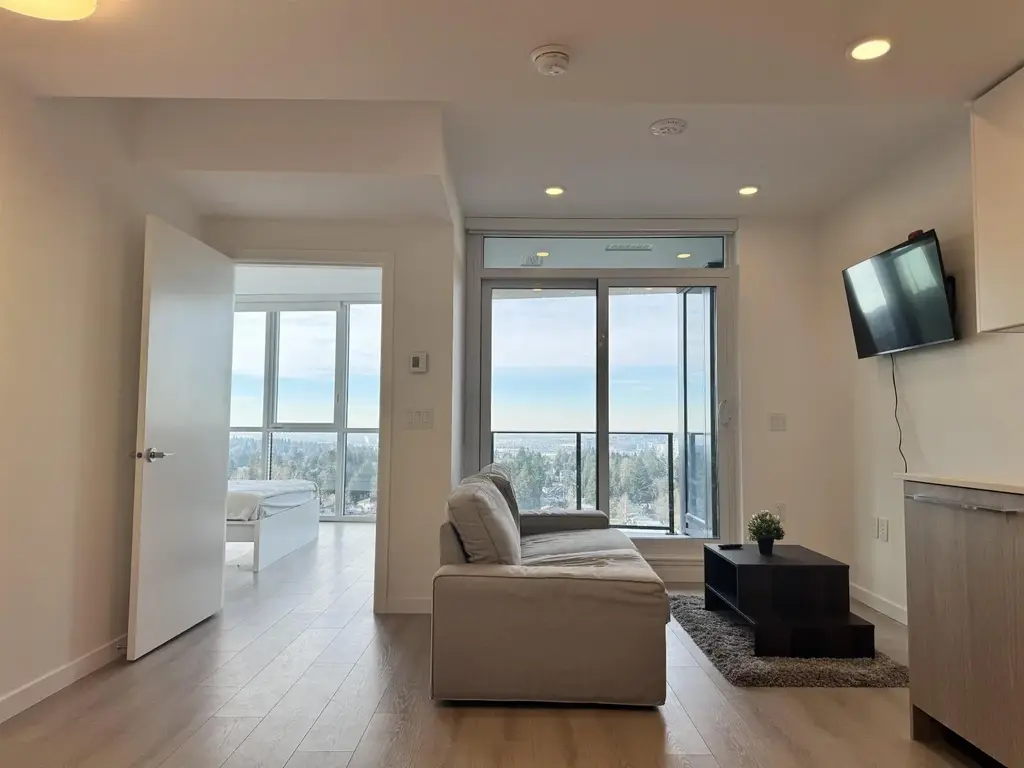 1905 10333 133 Street, Surrey