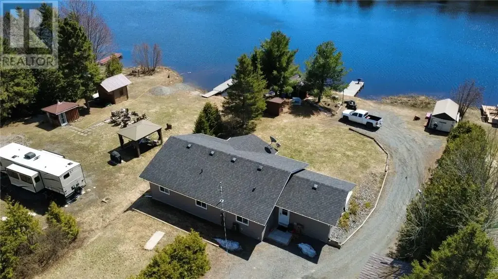 615 Pine Cove Road, St. Charles