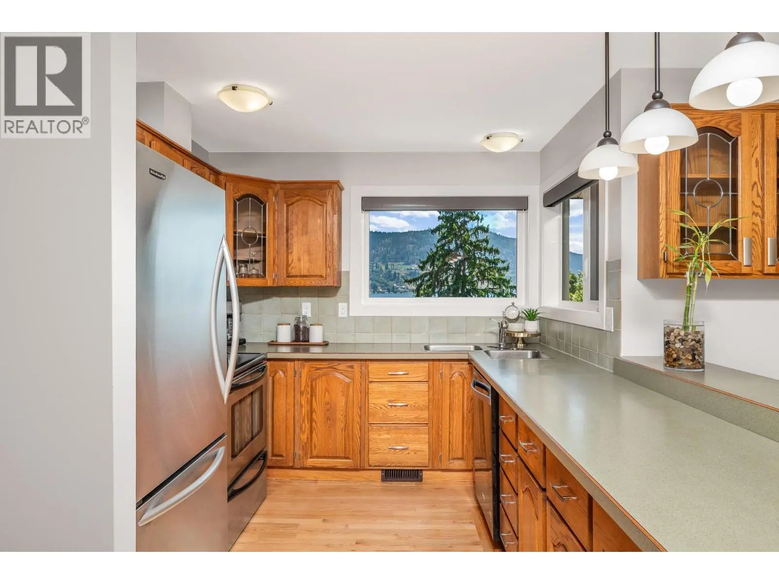 7994 Tronson Road. Vernon, British Columbia
