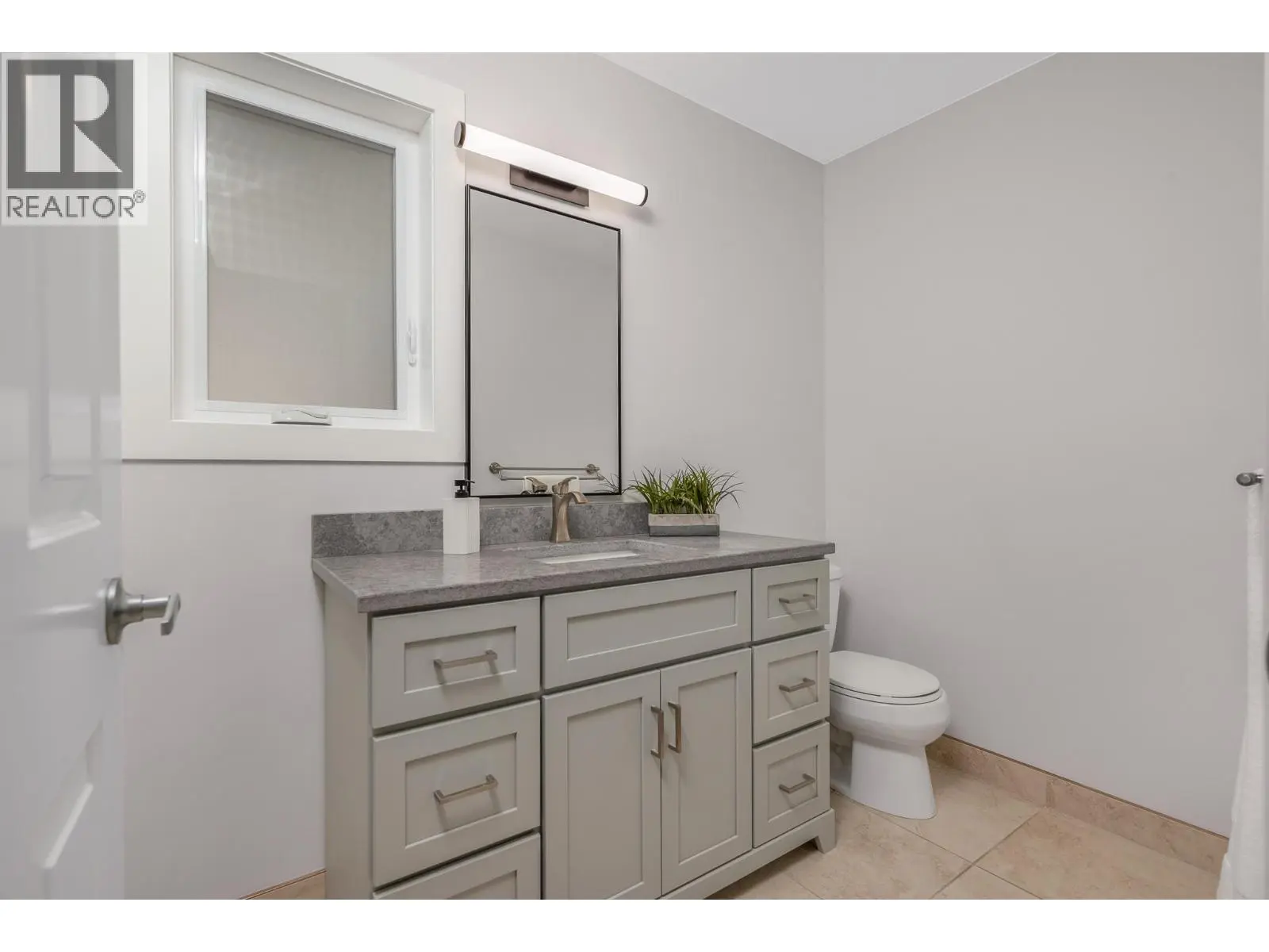 7994 Tronson Road. Vernon, British Columbia