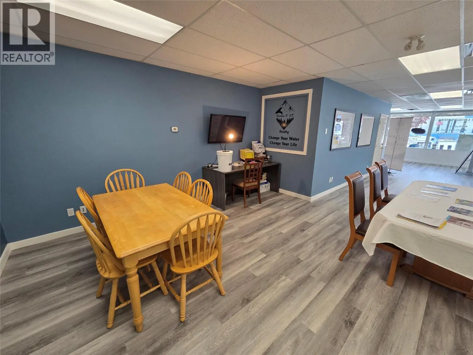 6239 Main Street. Oliver, British Columbia