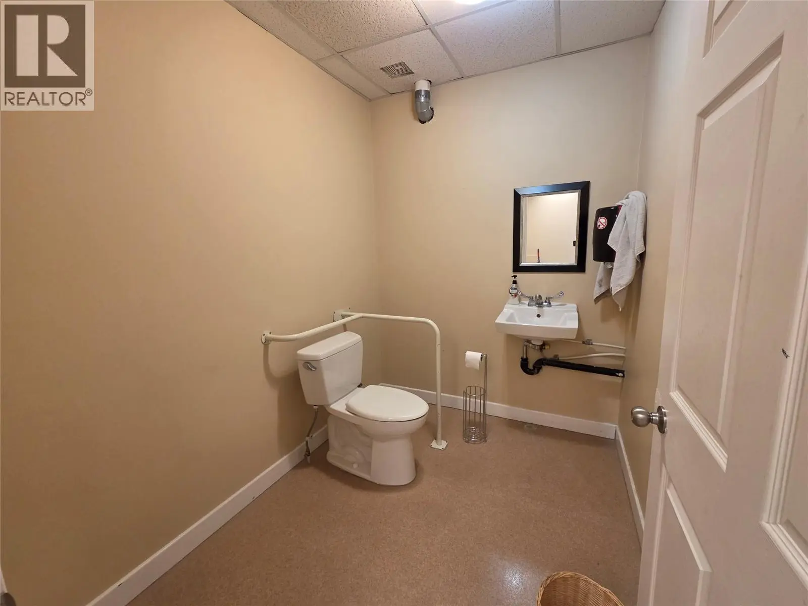 6239 Main Street. Oliver, British Columbia