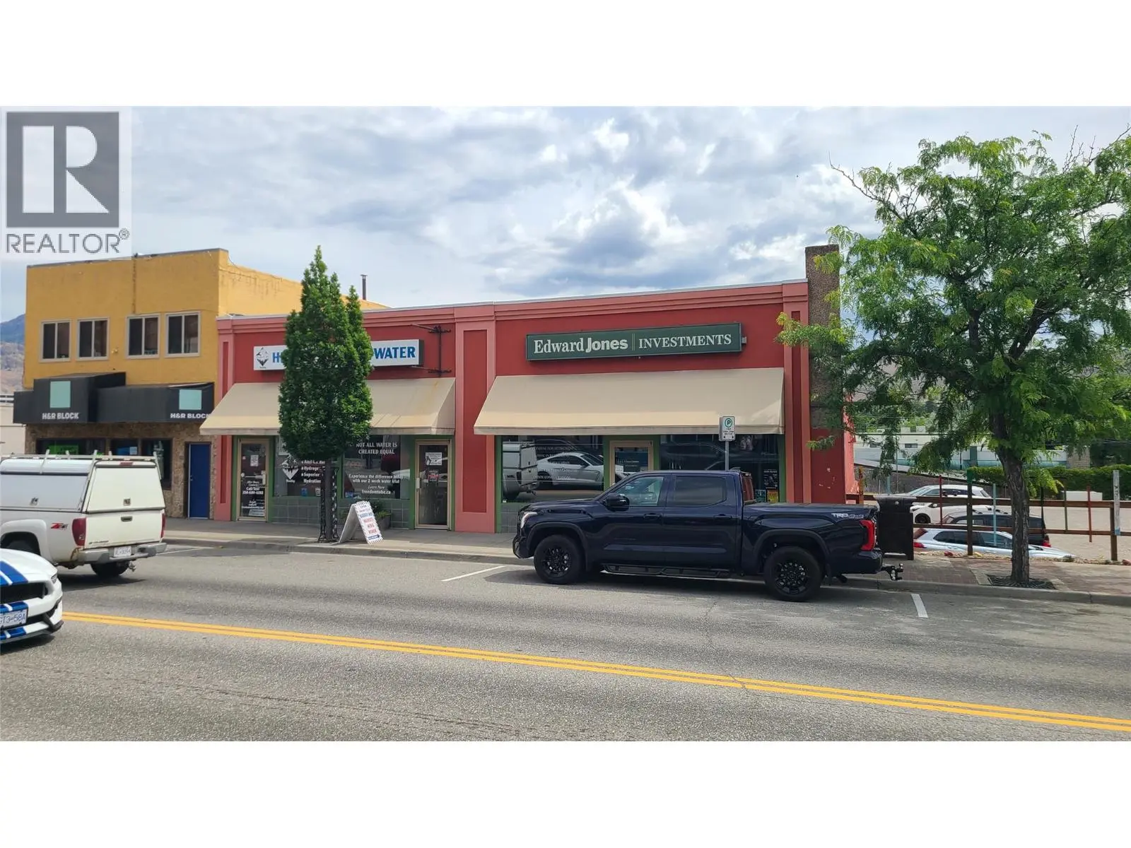 6239 Main Street. Oliver, British Columbia