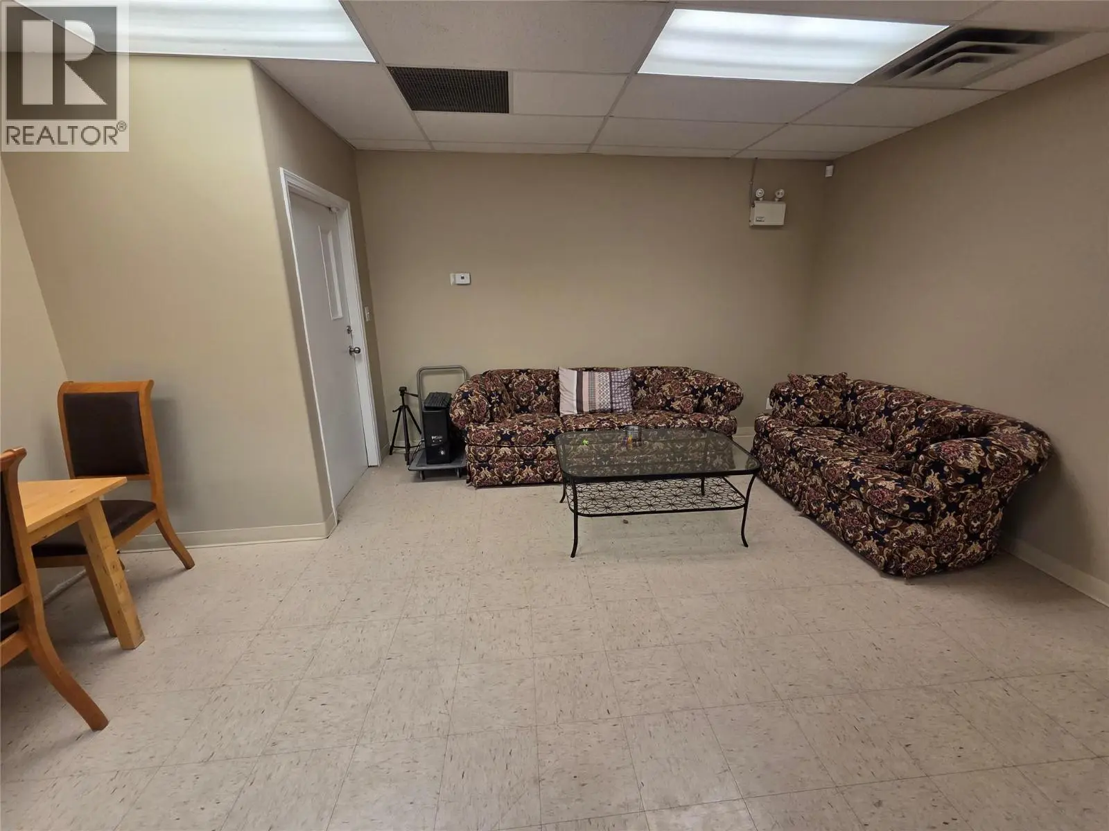 6239 Main Street. Oliver, British Columbia