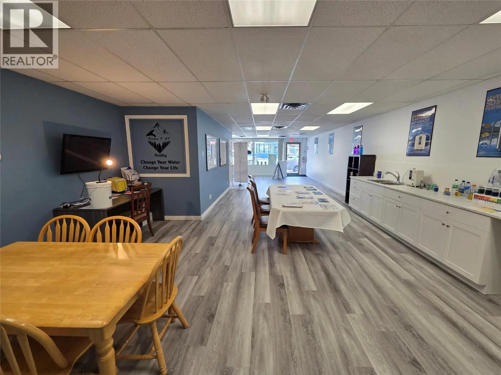 6239 Main Street. Oliver, British Columbia