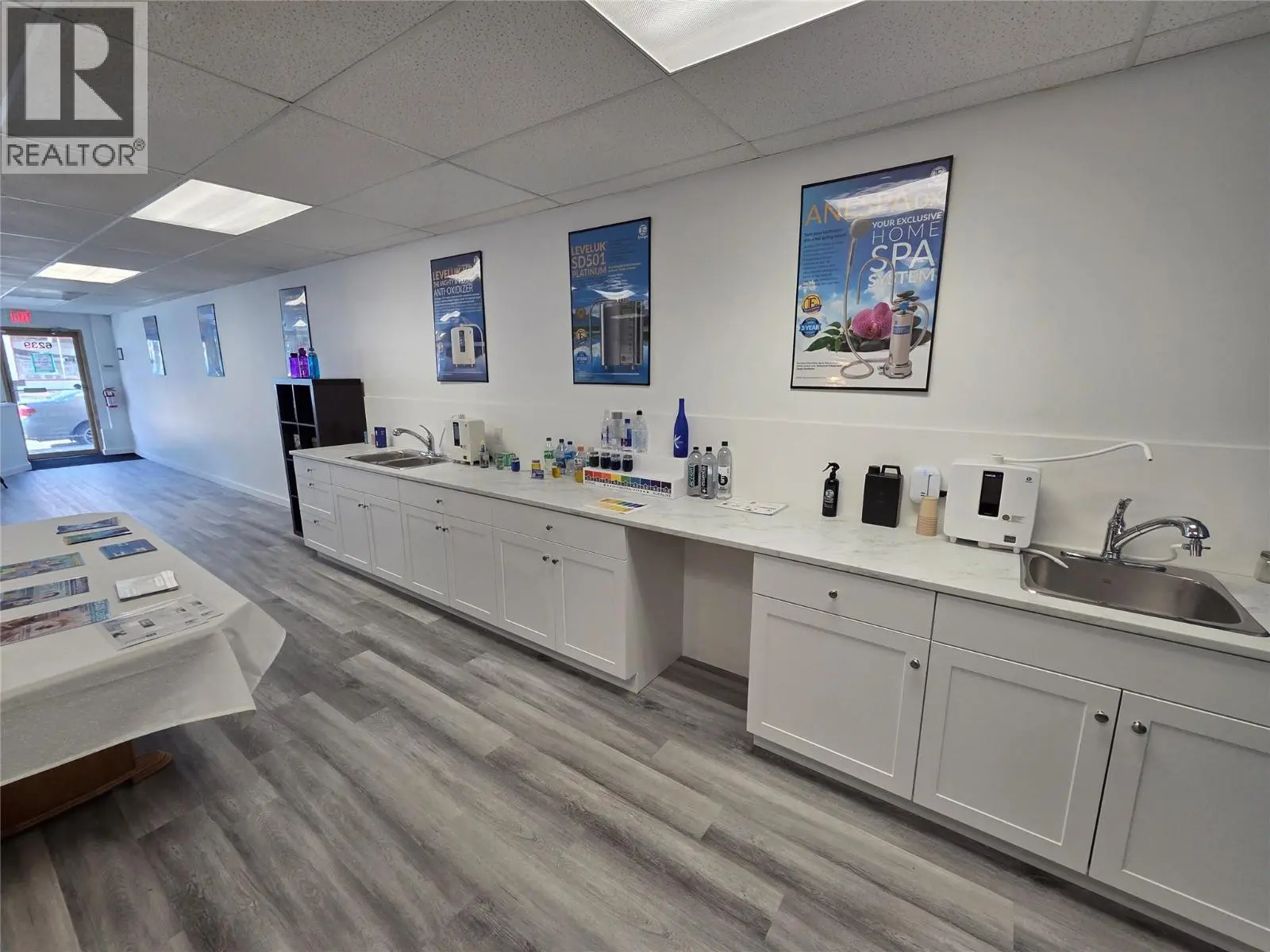 6239 Main Street. Oliver, British Columbia