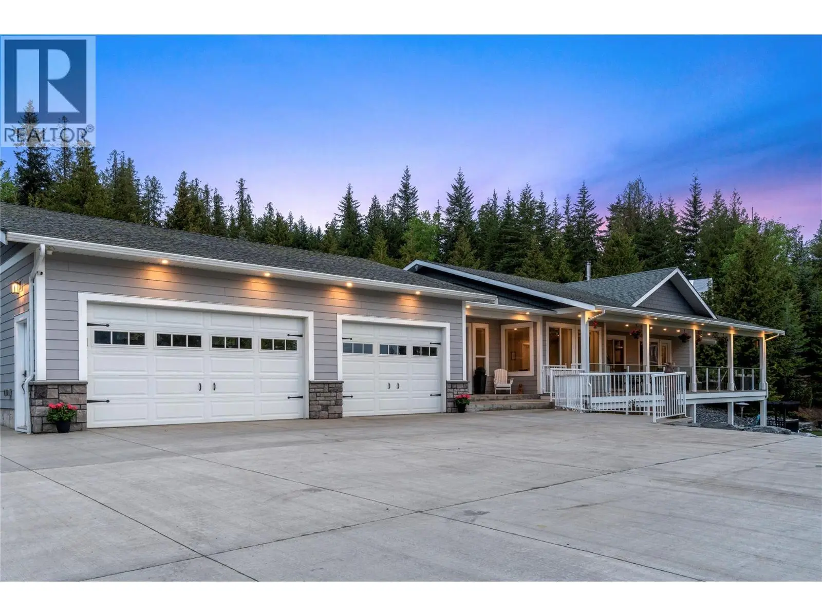 2030 Canoe Beach Drive Ne. Salmon Arm, British Columbia
