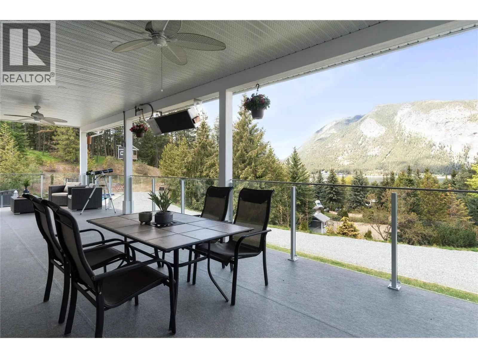 2030 Canoe Beach Drive Ne. Salmon Arm, British Columbia
