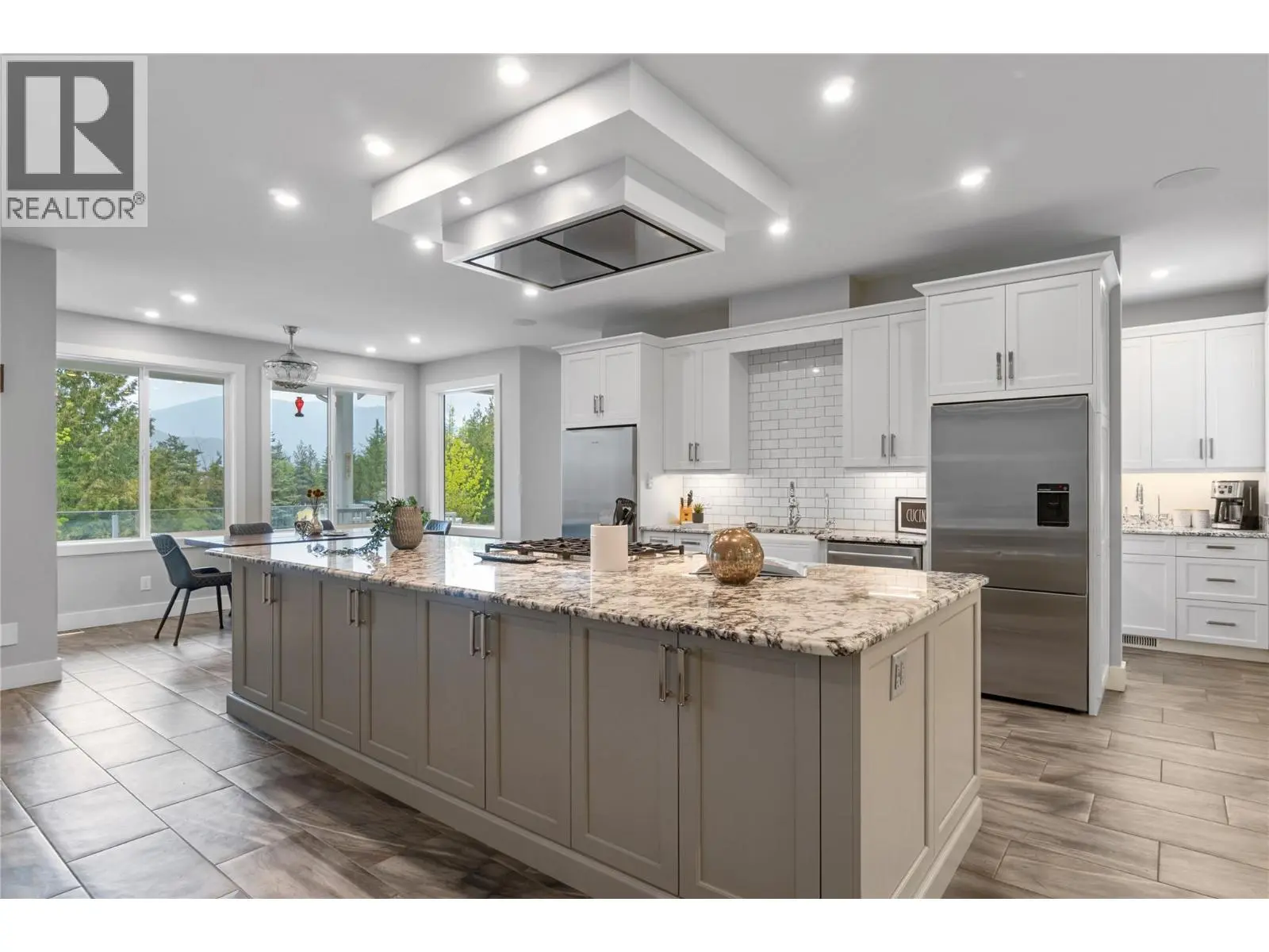 2030 Canoe Beach Drive Ne. Salmon Arm, British Columbia