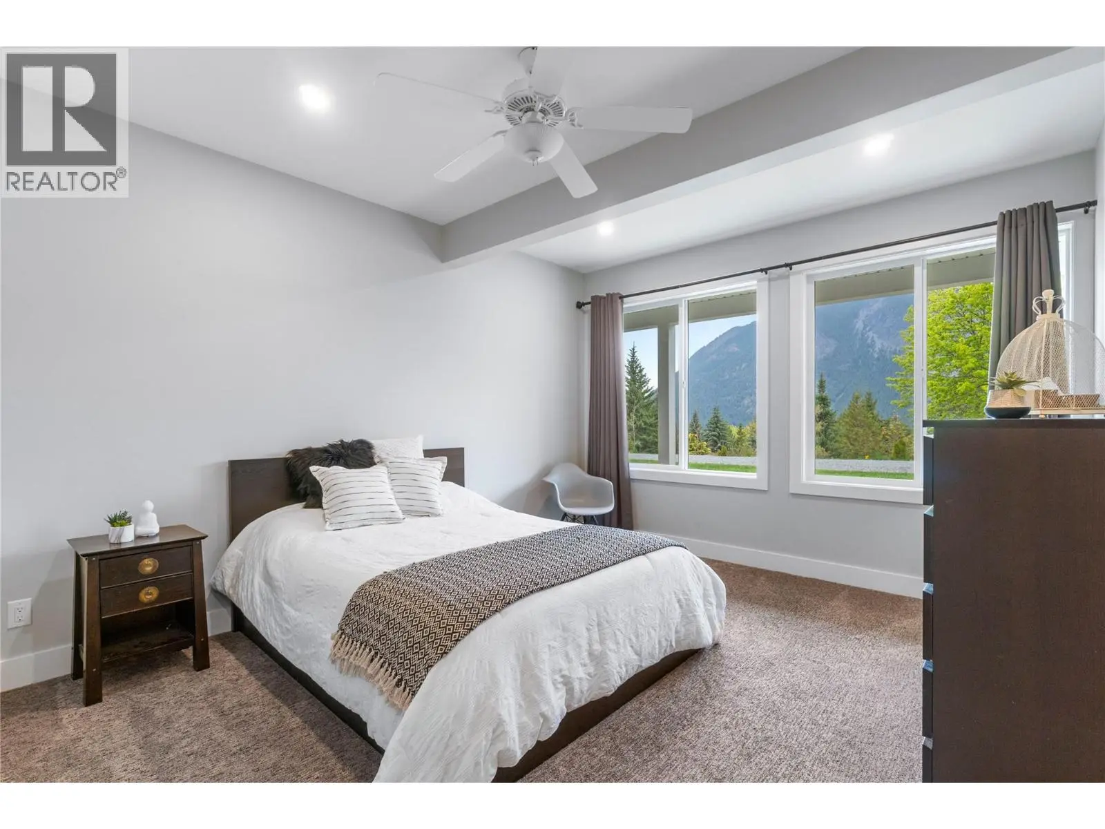 2030 Canoe Beach Drive Ne. Salmon Arm, British Columbia