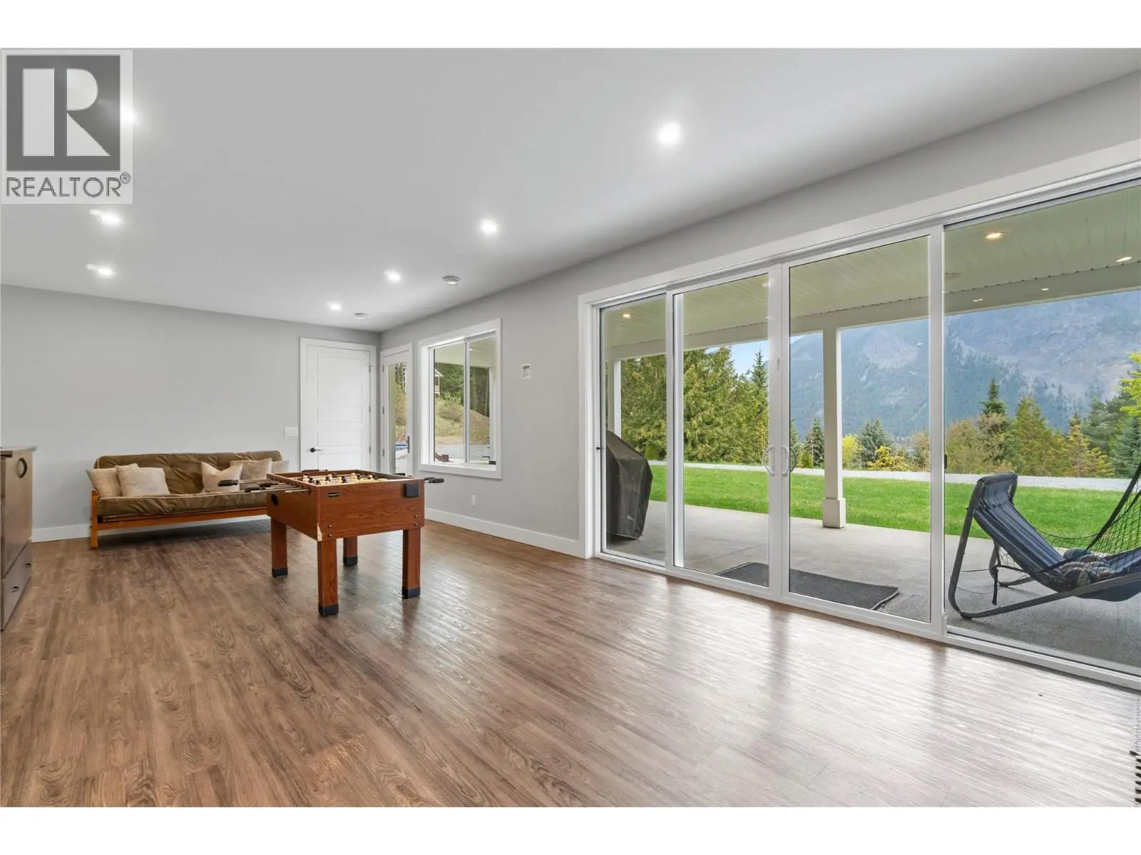 2030 Canoe Beach Drive Ne. Salmon Arm, British Columbia