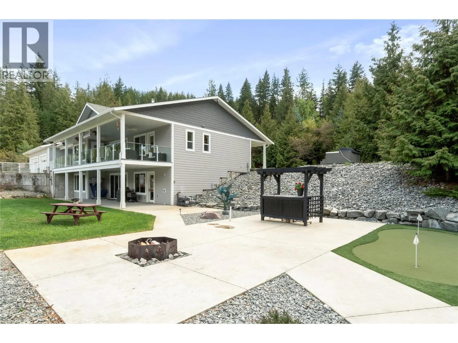 2030 Canoe Beach Drive Ne. Salmon Arm, British Columbia