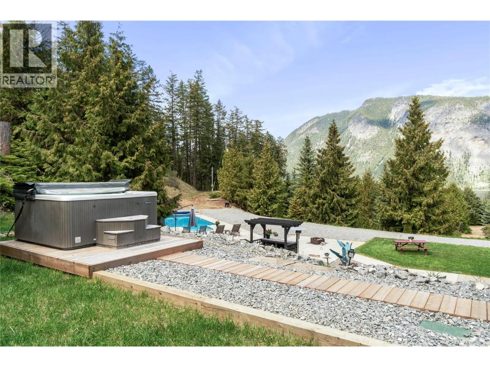 2030 Canoe Beach Drive Ne. Salmon Arm, British Columbia