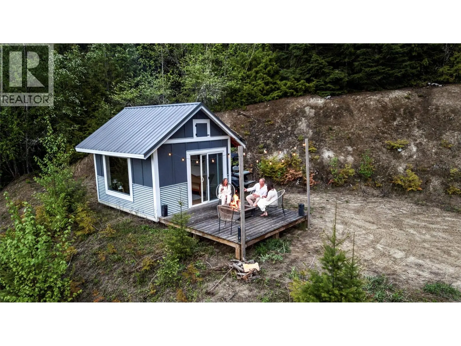 2030 Canoe Beach Drive Ne. Salmon Arm, British Columbia