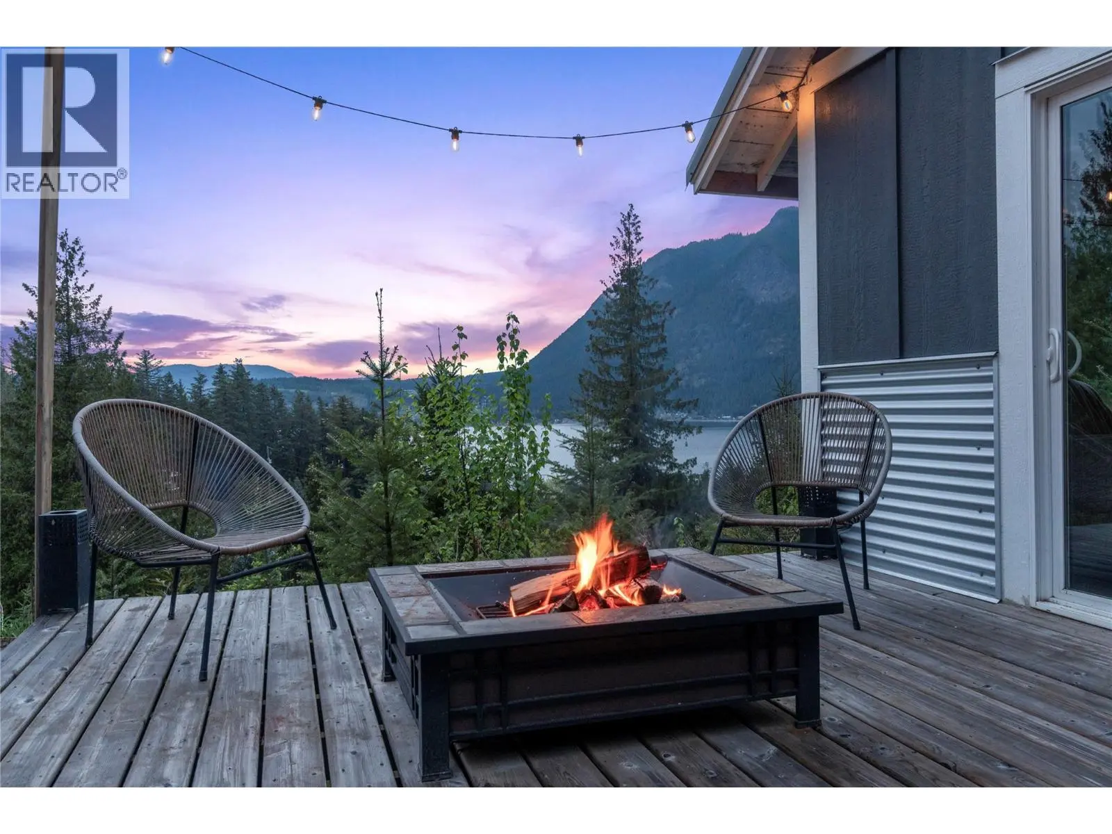 2030 Canoe Beach Drive Ne. Salmon Arm, British Columbia