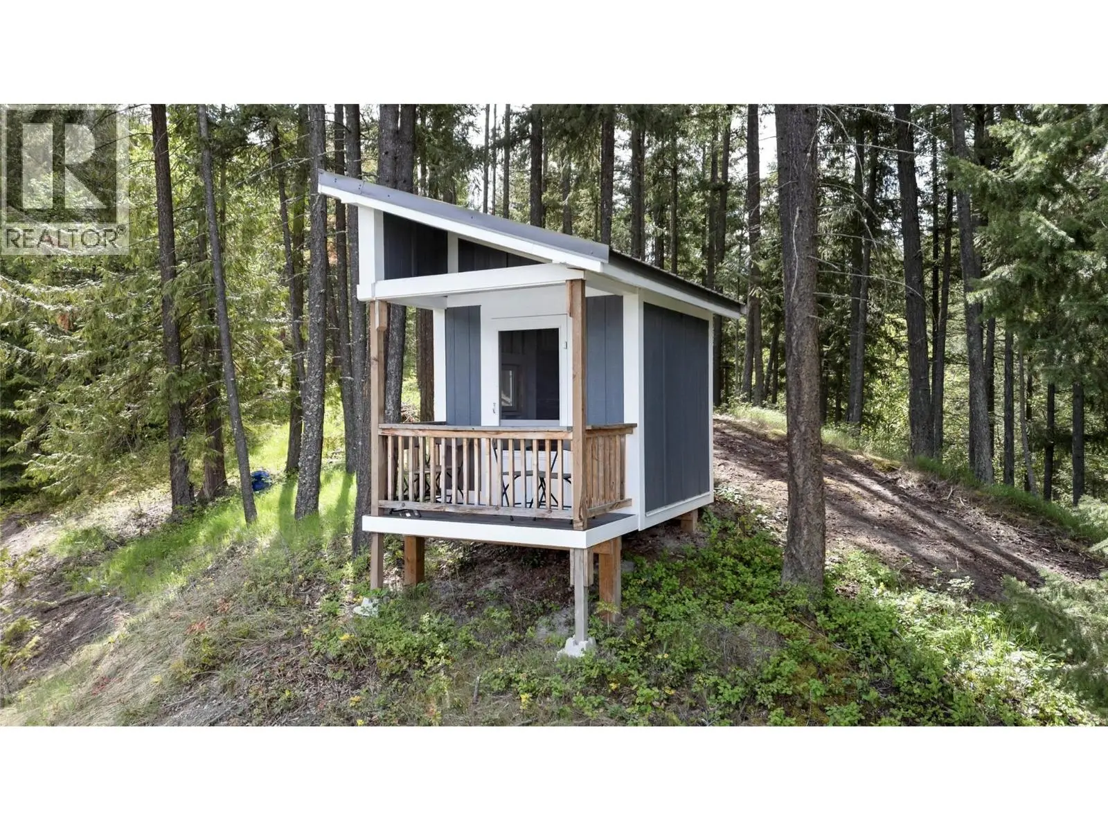 2030 Canoe Beach Drive Ne. Salmon Arm, British Columbia