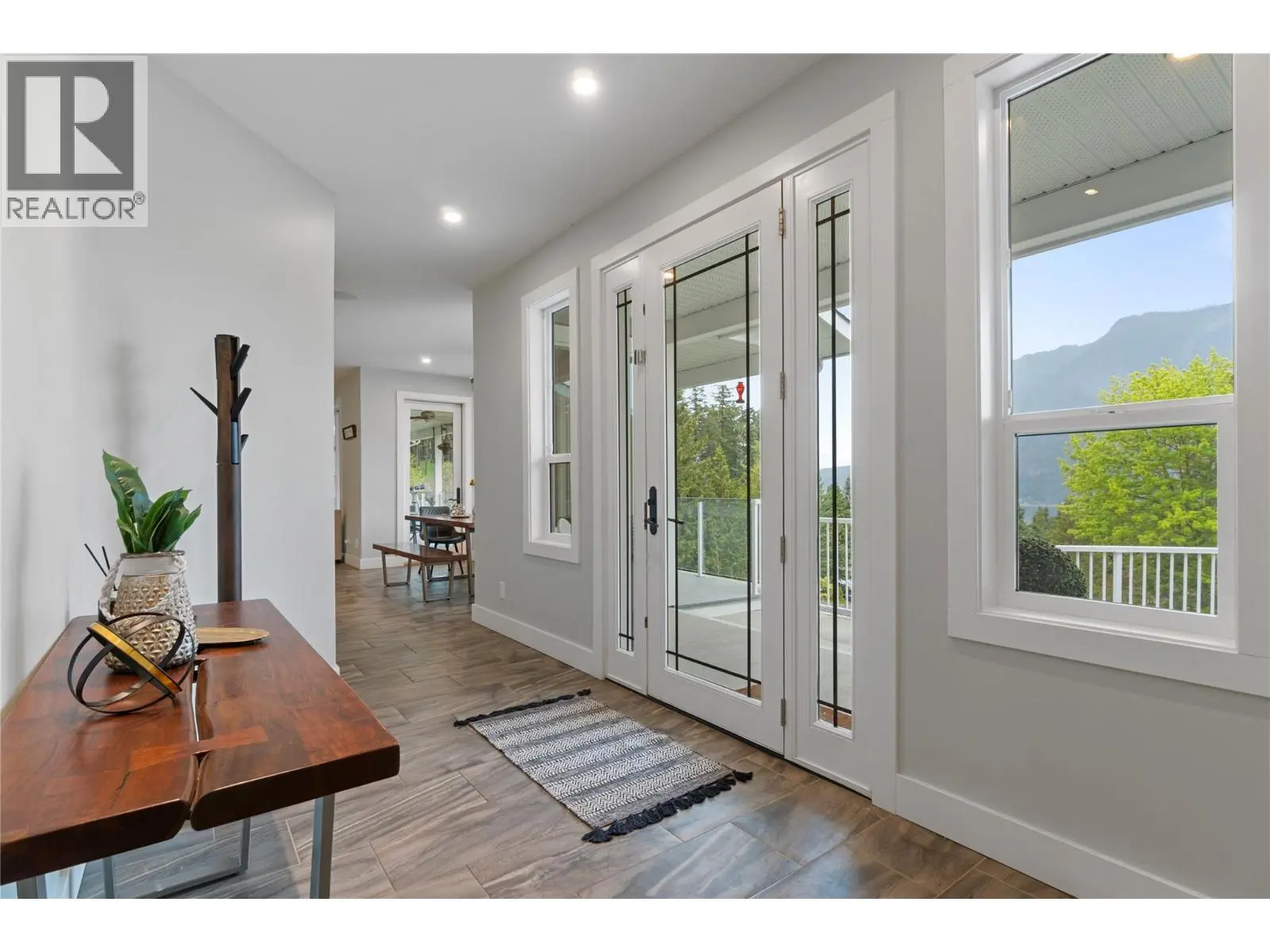 2030 Canoe Beach Drive Ne. Salmon Arm, British Columbia