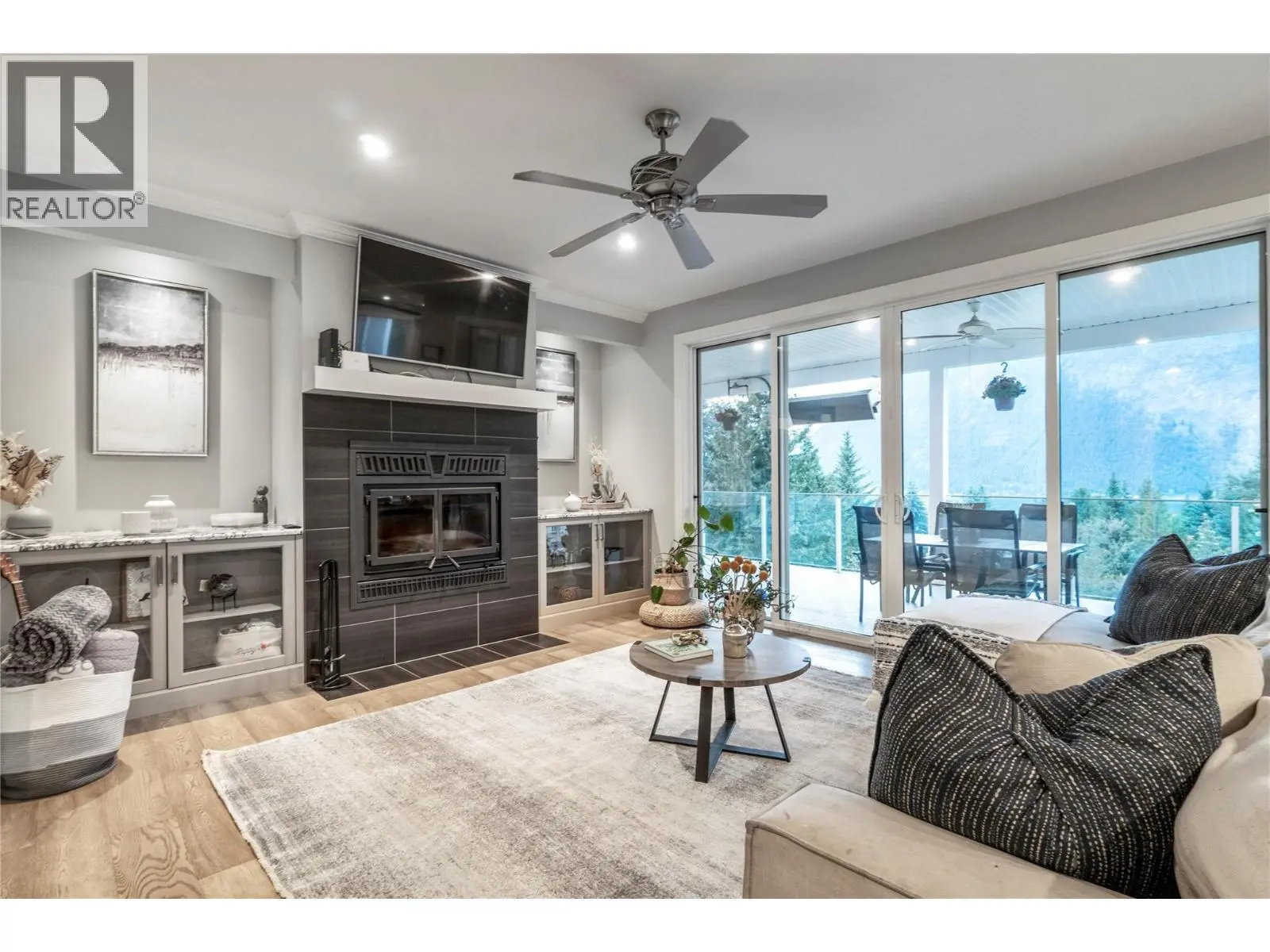 2030 Canoe Beach Drive Ne. Salmon Arm, British Columbia