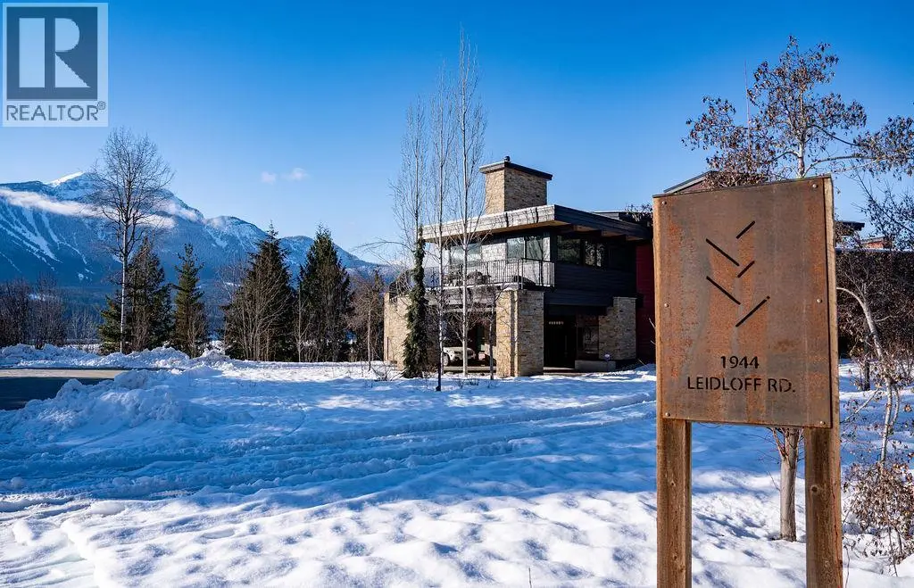 1944 Leidloff Road. Revelstoke, British Columbia