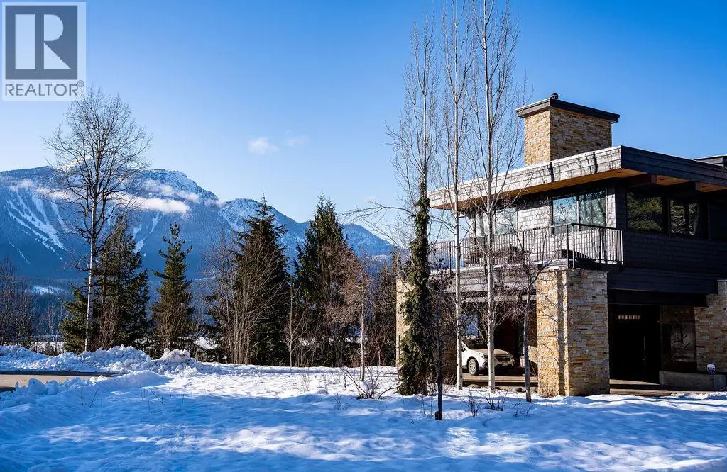 1944 Leidloff Road. Revelstoke, British Columbia
