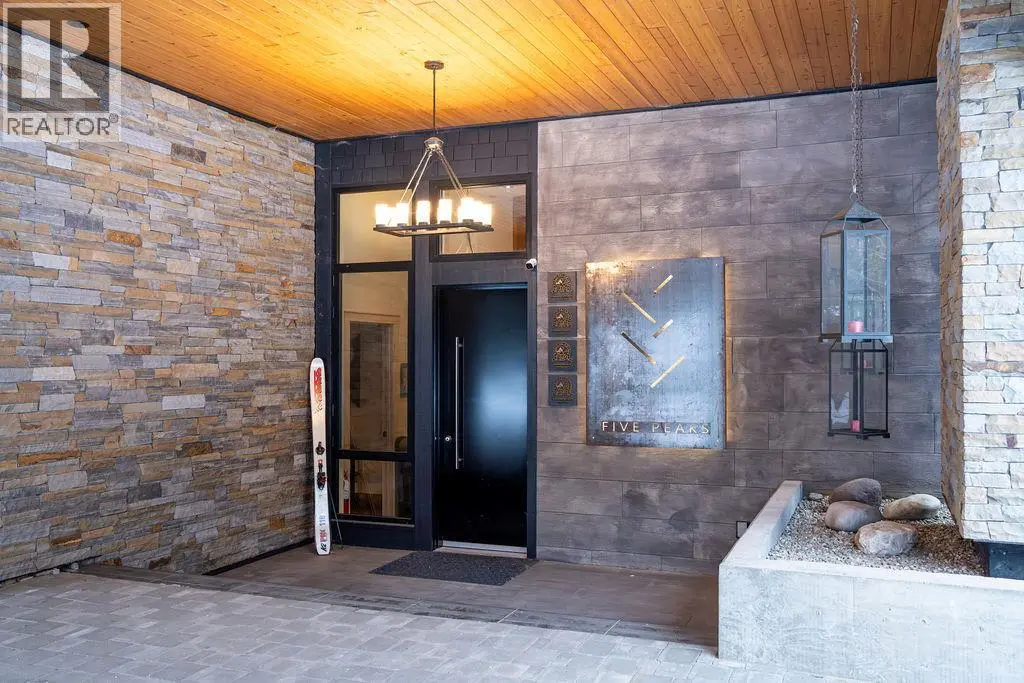 1944 Leidloff Road. Revelstoke, British Columbia