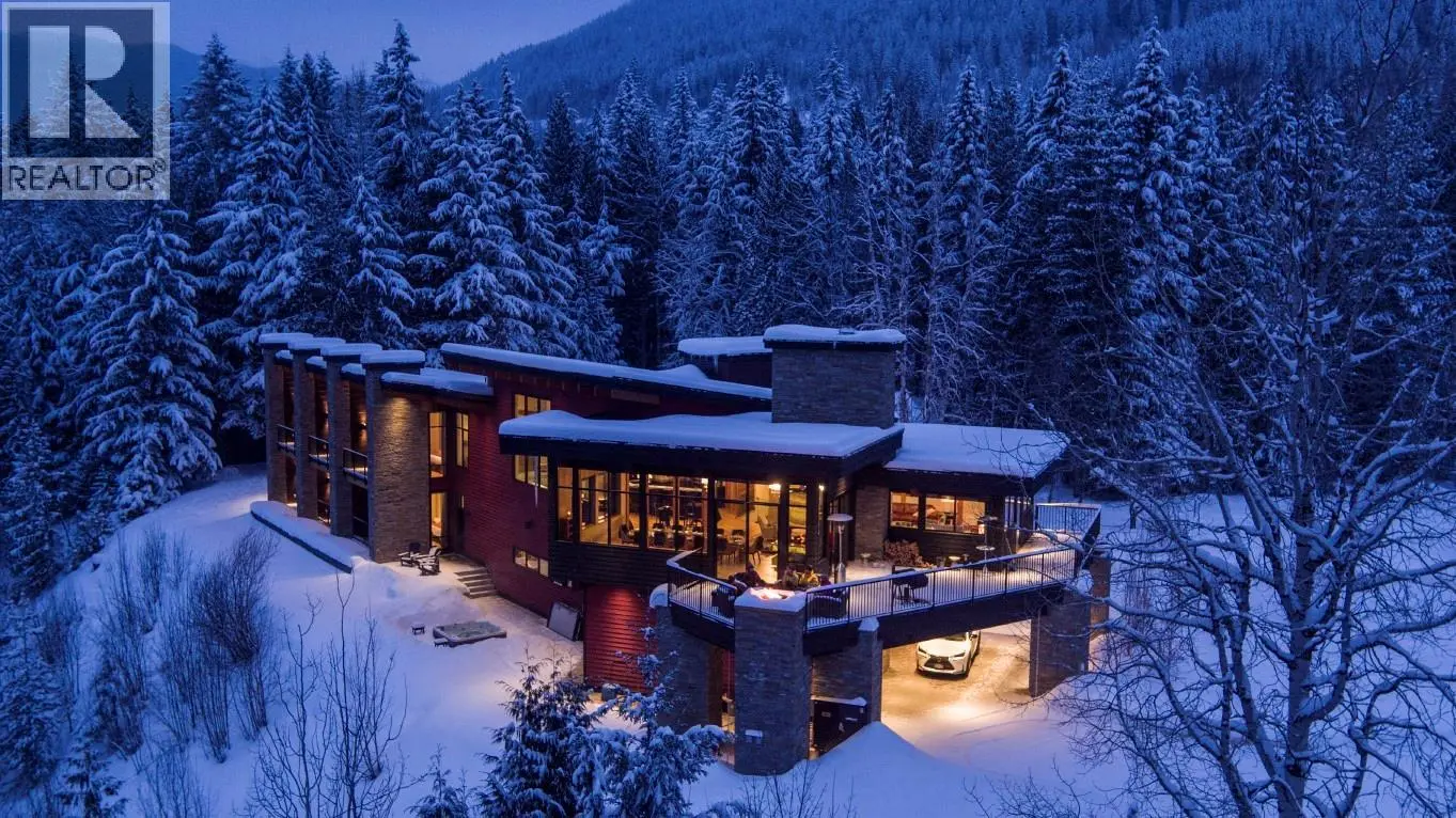 1944 Leidloff Road. Revelstoke, British Columbia