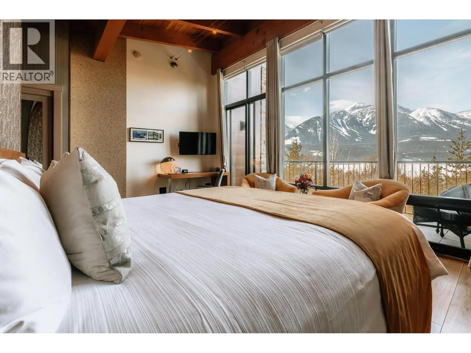 1944 Leidloff Road. Revelstoke, British Columbia