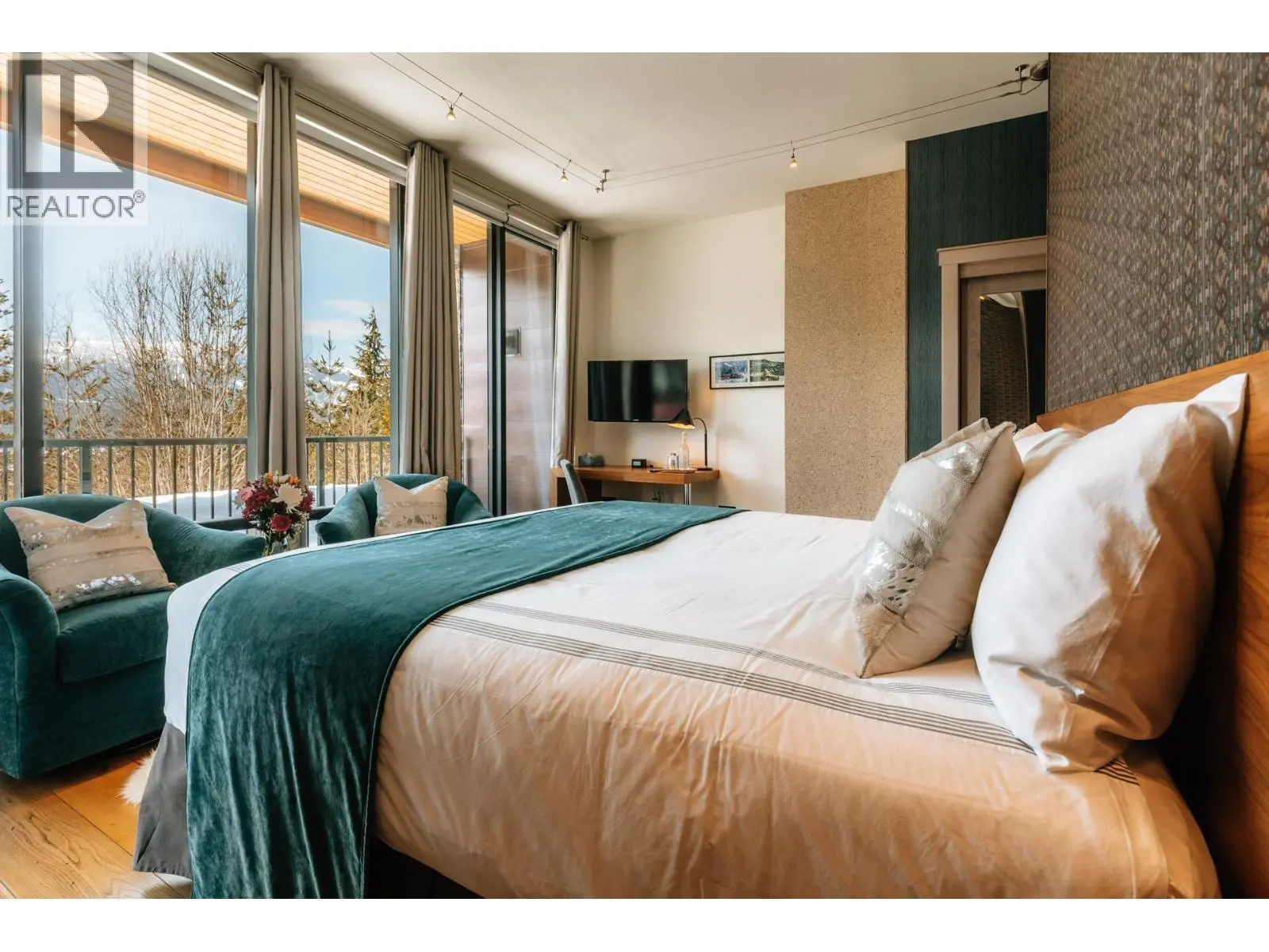 1944 Leidloff Road. Revelstoke, British Columbia