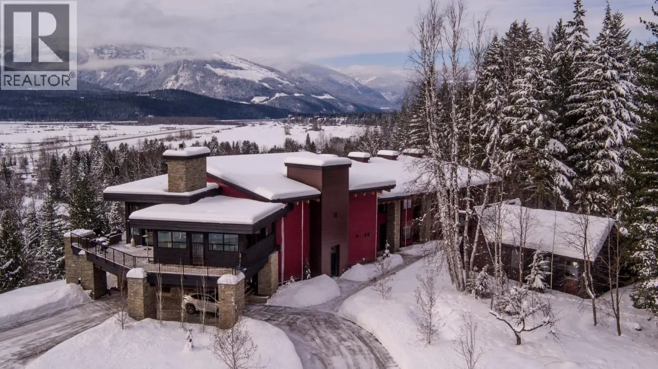 1944 Leidloff Road. Revelstoke, British Columbia
