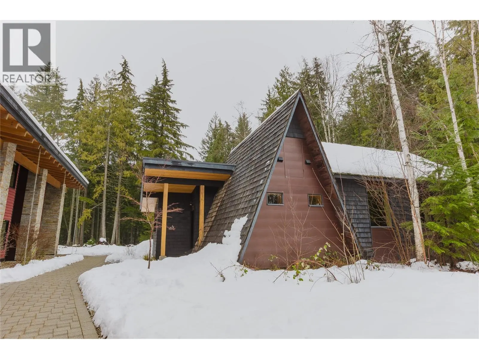 1944 Leidloff Road. Revelstoke, British Columbia